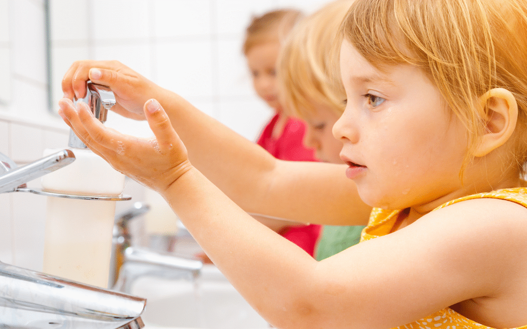 kid washing hands