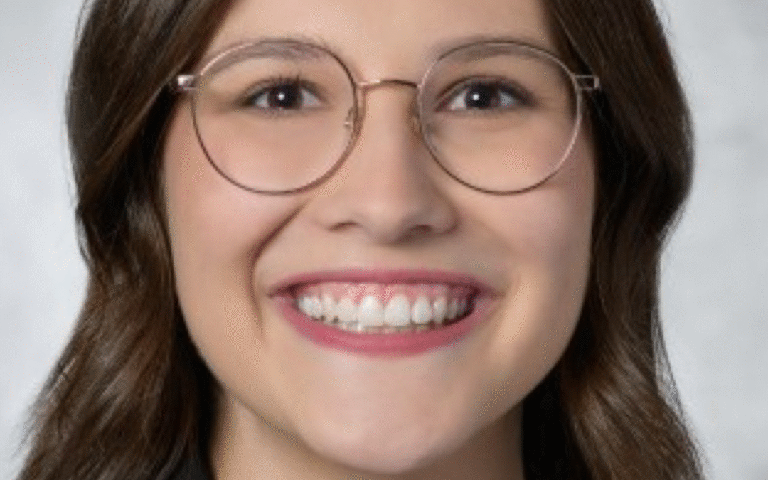 kayla headshot